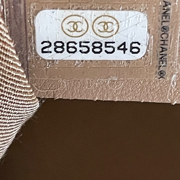 CHANEL COCO HANDLE FLAP WHITE CHEVRON CAVIAR LEATHER SILVER HARDWARE - Picture 8 of 10